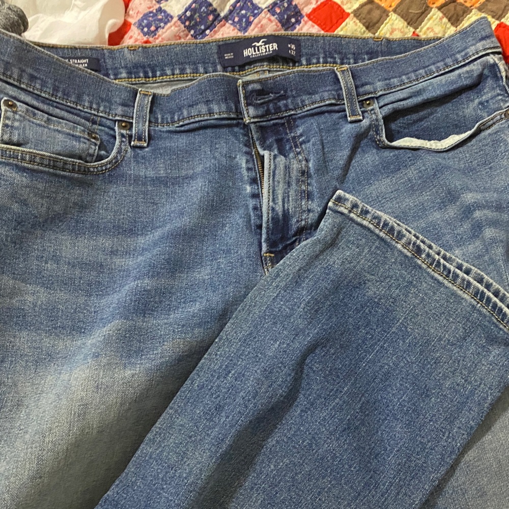 Hollister Men's Relaxed Blue Jeans